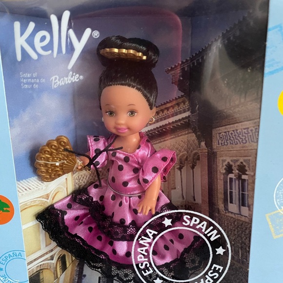 Vintage Barbie Kelly Friends of the World Gift Set Toys R Us Exclusive 2002 - Picture 2 of 8